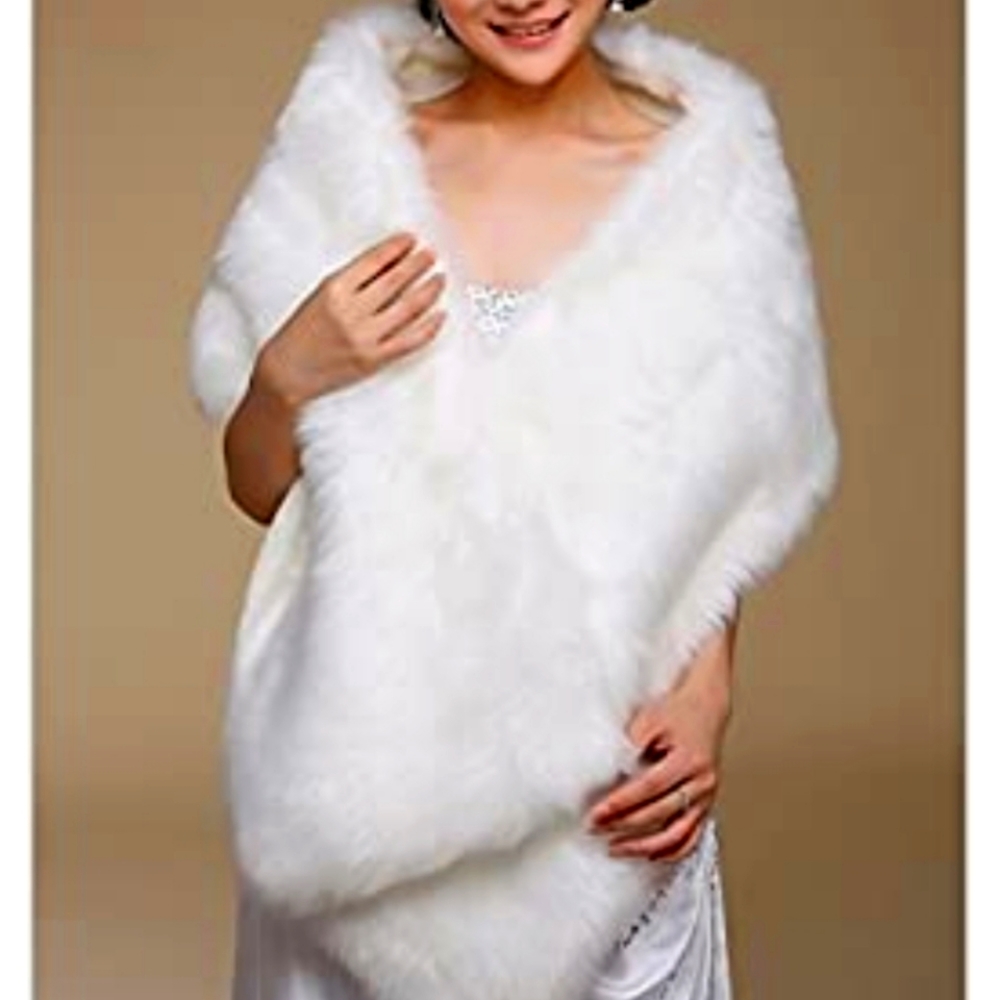 Regal white faux fur bolero